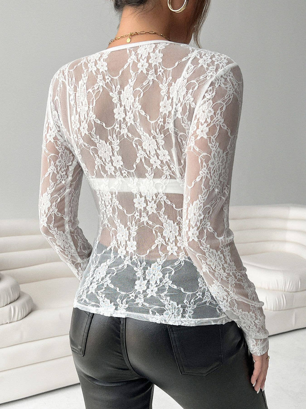 Single-layer lace slimming round-neck top: WHITE / (L) 1